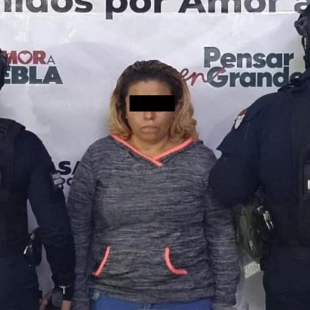 Griselda 'N' detenida en Puebla por presunto narcomenudeo y portar armas sin permisos.