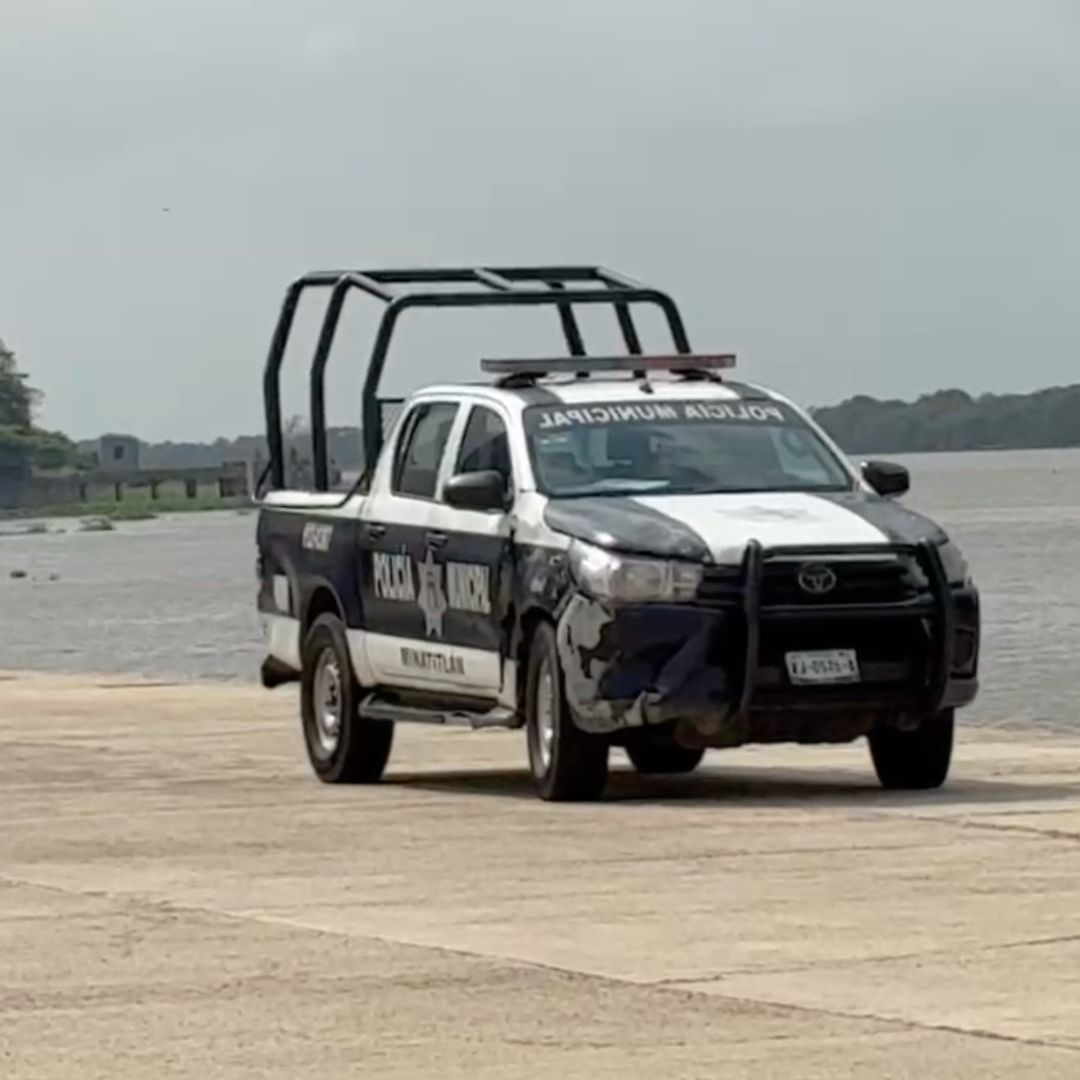 Pescadores informaron a capitanía de puerto acerca del hallazgo de un cuerpo en el río Coatzacoalcos