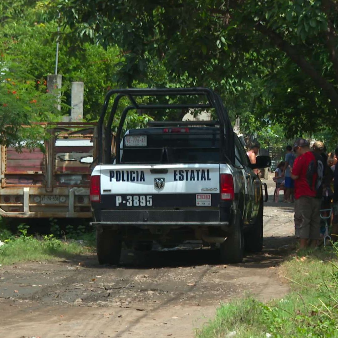 Movilización policiaca por hallazgo de una mujer sin vida al interior de una casa en Veracruz