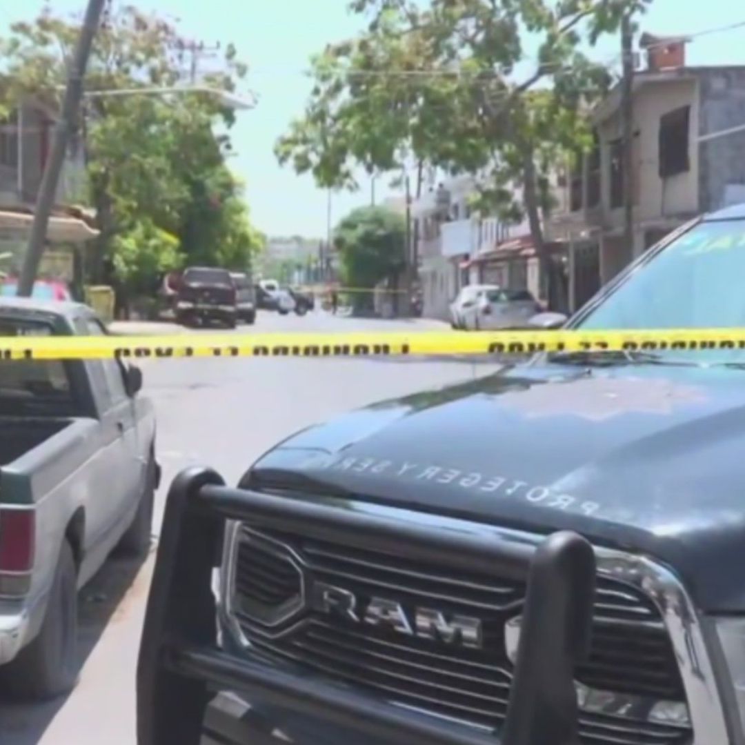 Acordonan calle Santiago en Monterrey por homicidio