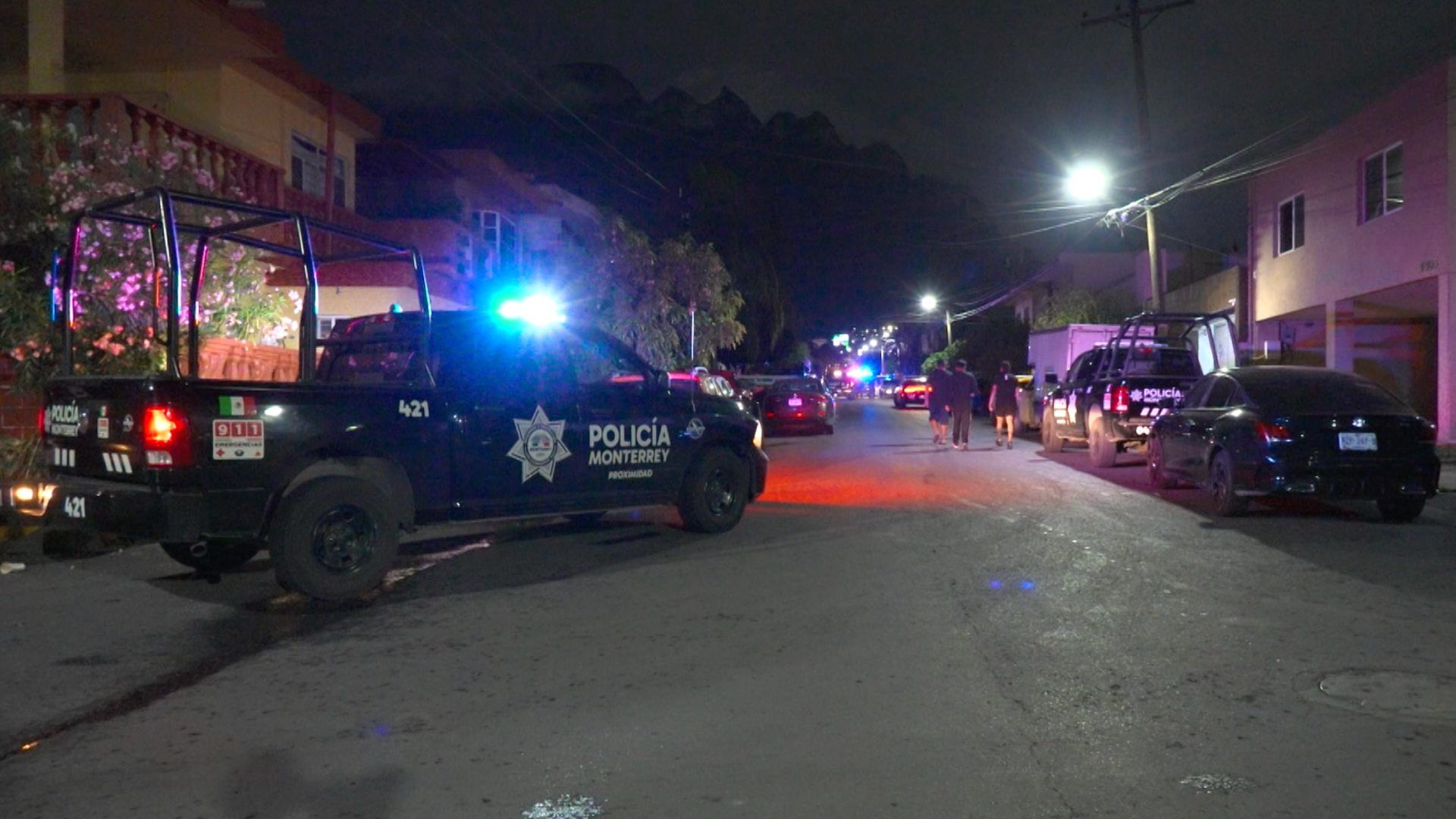 Policía de Monterrey en colonia Los Altos