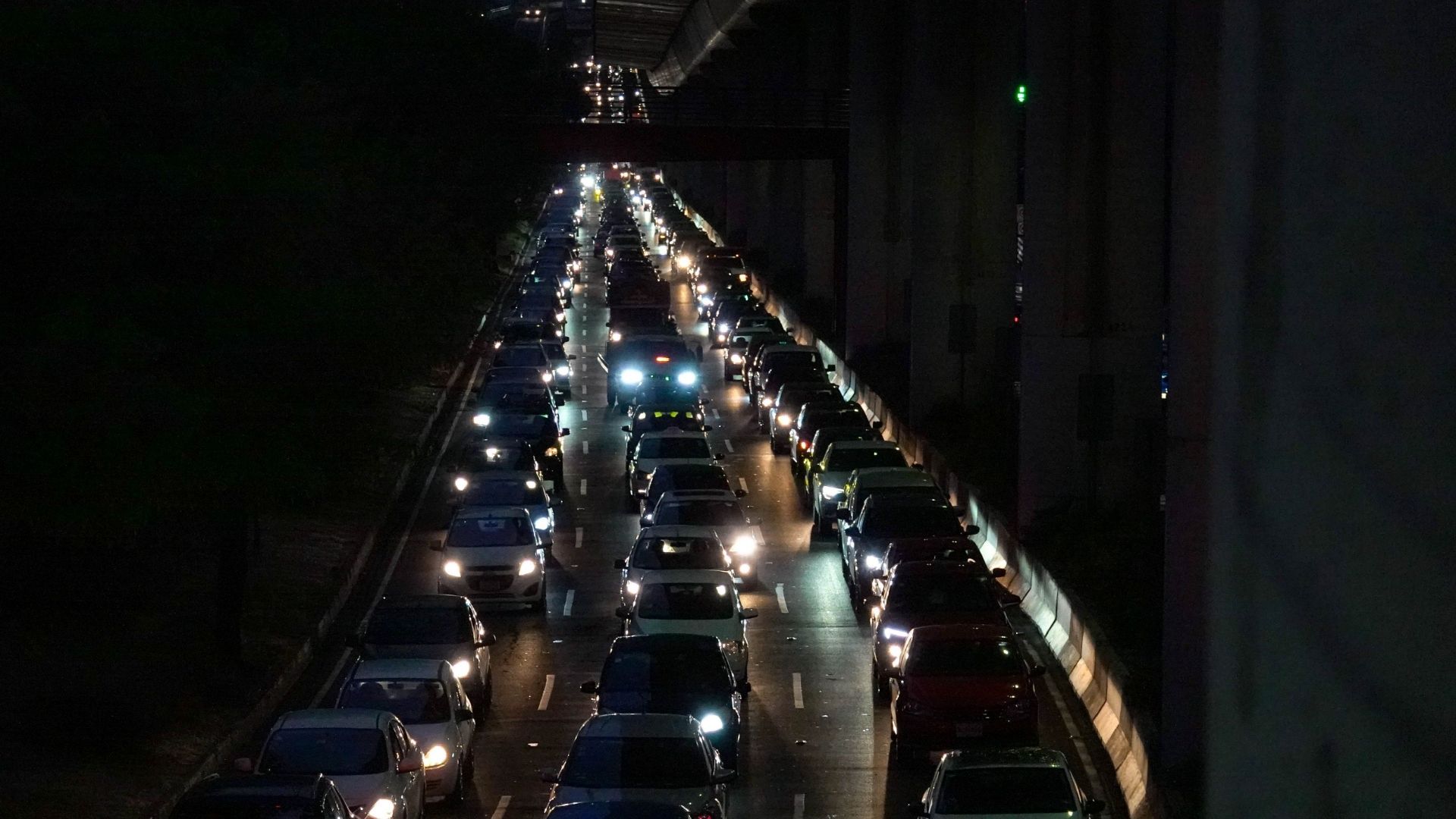 Hoy No Circula lunes 8 de junio 2026 hay doble por contingencia prohíben salir a estos carros en CDMX y Edomex