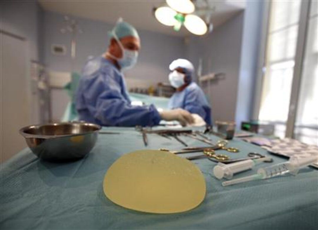 Un defectuoso implante de silicona fabricado por la empresa francesa Poly Implant Prothese. Foto: Reuters