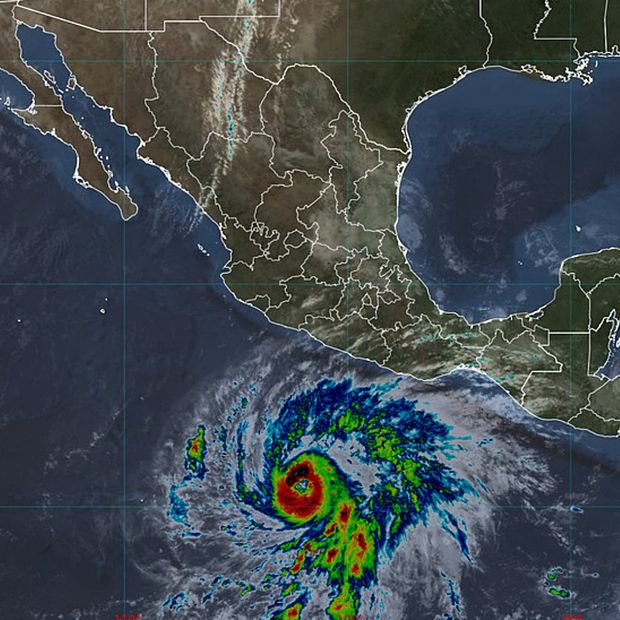Imagen de satélite que muestra al huracán Vance en el Pacífico mexicano. SMN