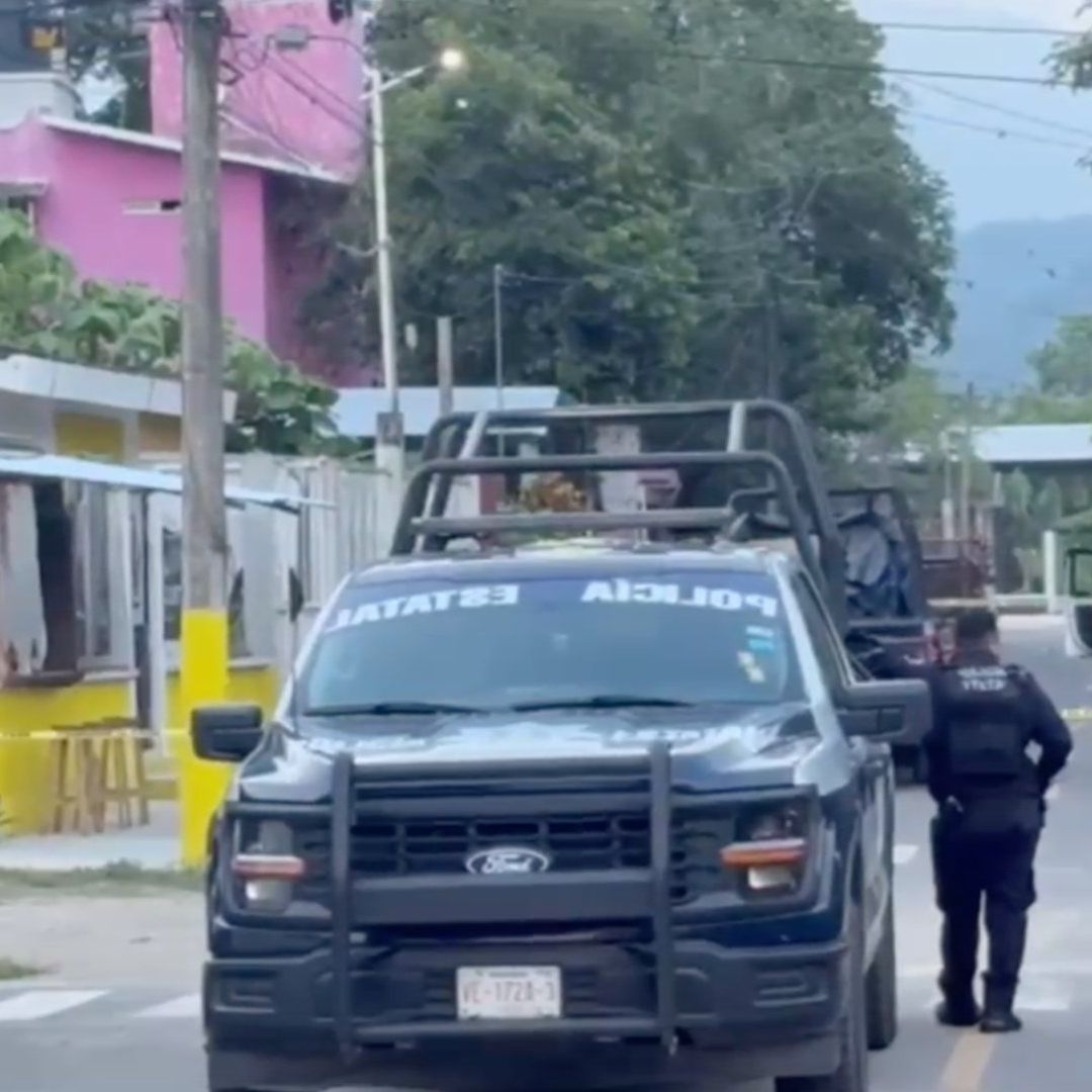 Operativo de seguridad por ataque armado en negocio de micheladas en Amatlán, Veracruz