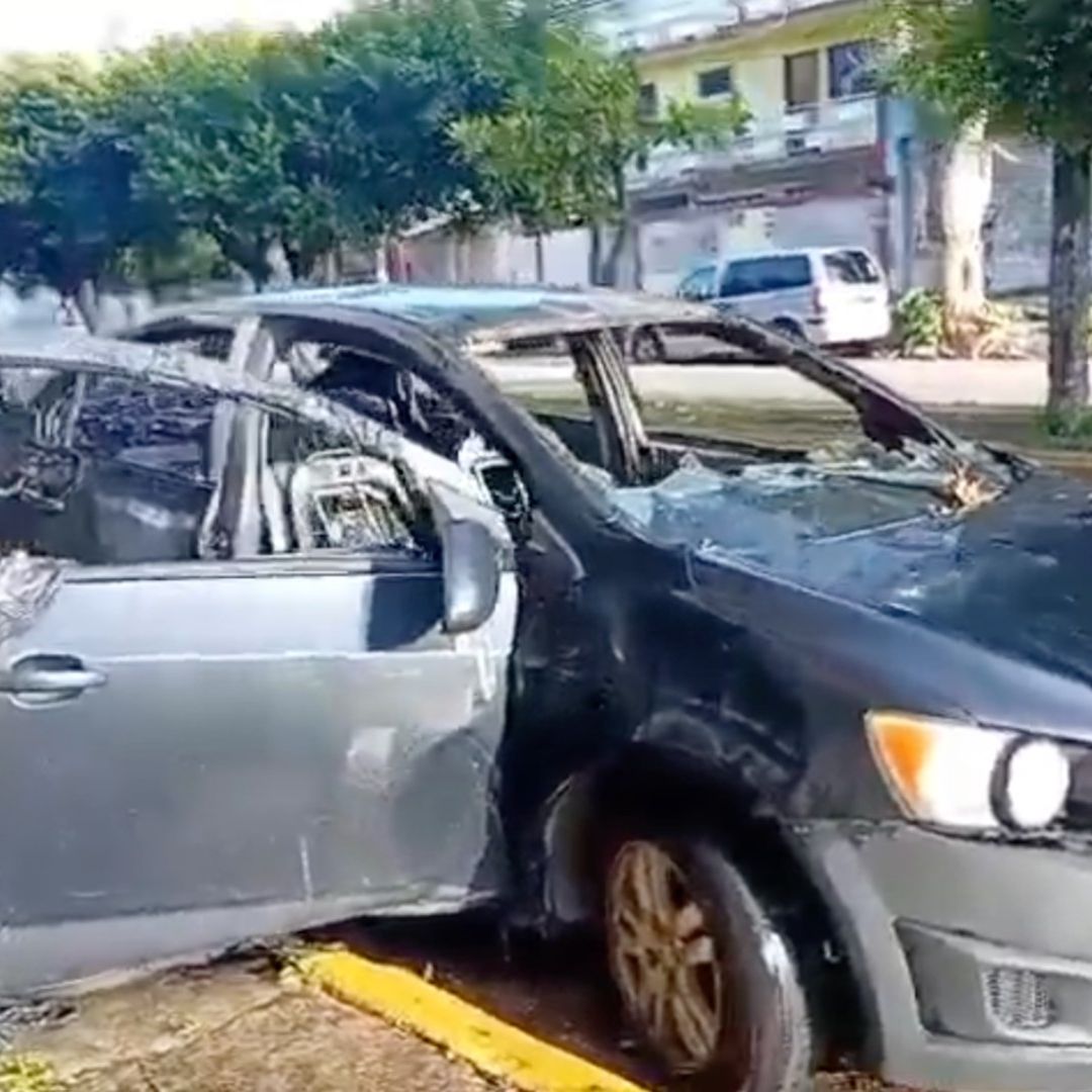 Fue incendiado un auto en Coatzacoalcos