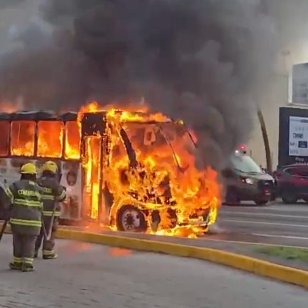 Se incendia camión de pasaje en Boca del Río