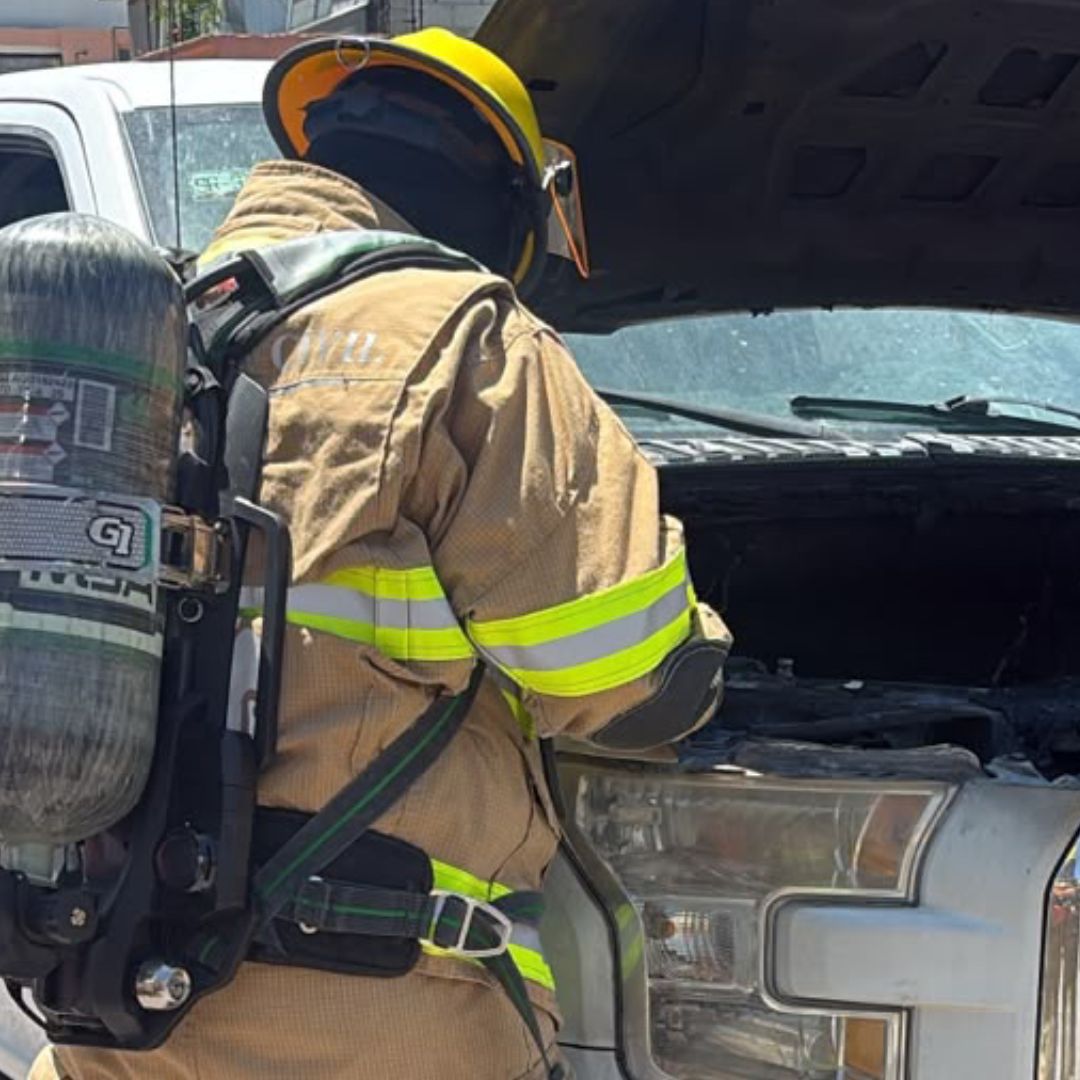 Incendio Camioneta Mujer Convulsionó Crisis Nerviosa Bulevar Carmelitas Puebla