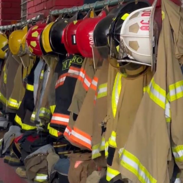 Se incendia casa en colonia El Tesoro en Coatzacoalcos.