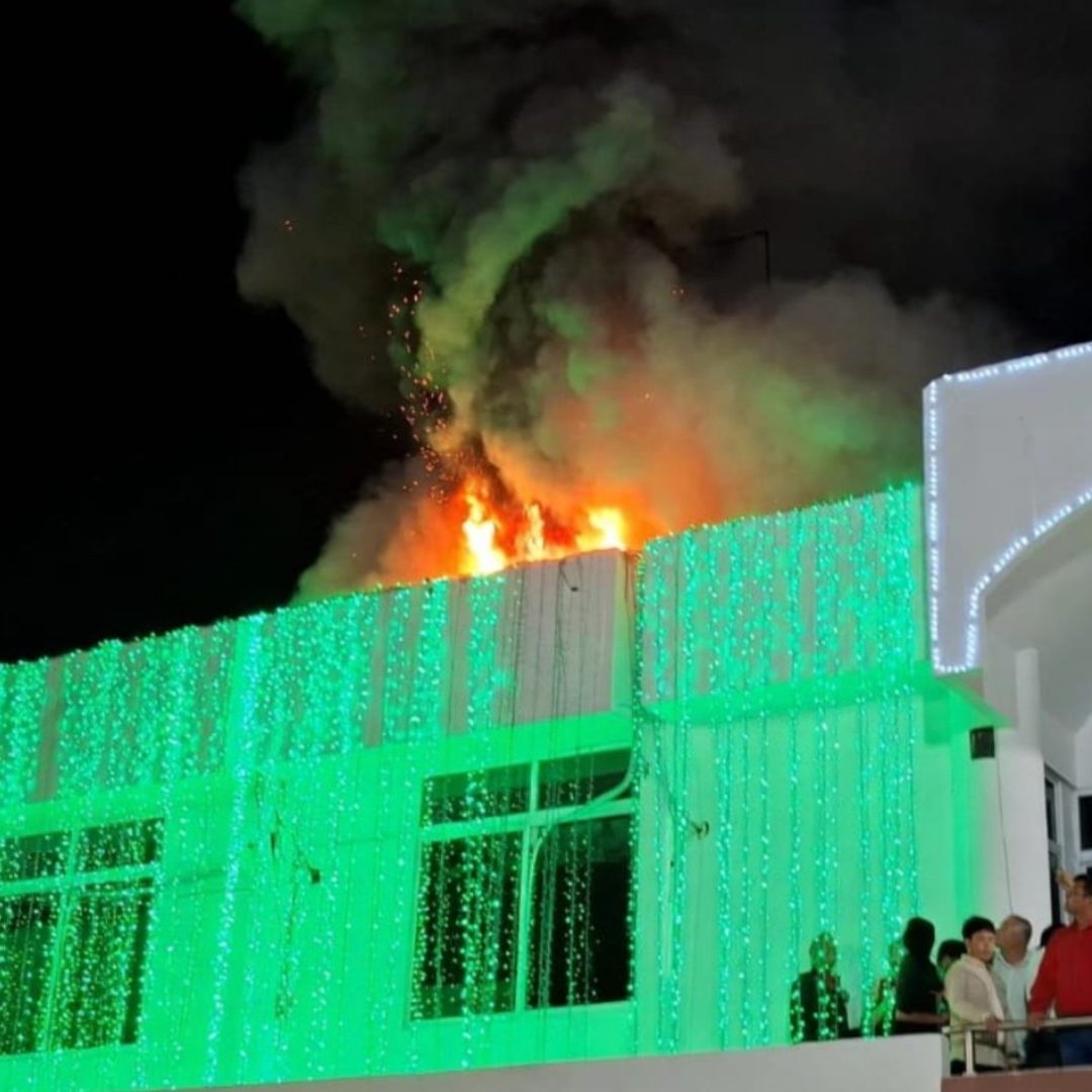 incendio en azotea de palacio municipal de Álamo causó alarma entre los habitantes