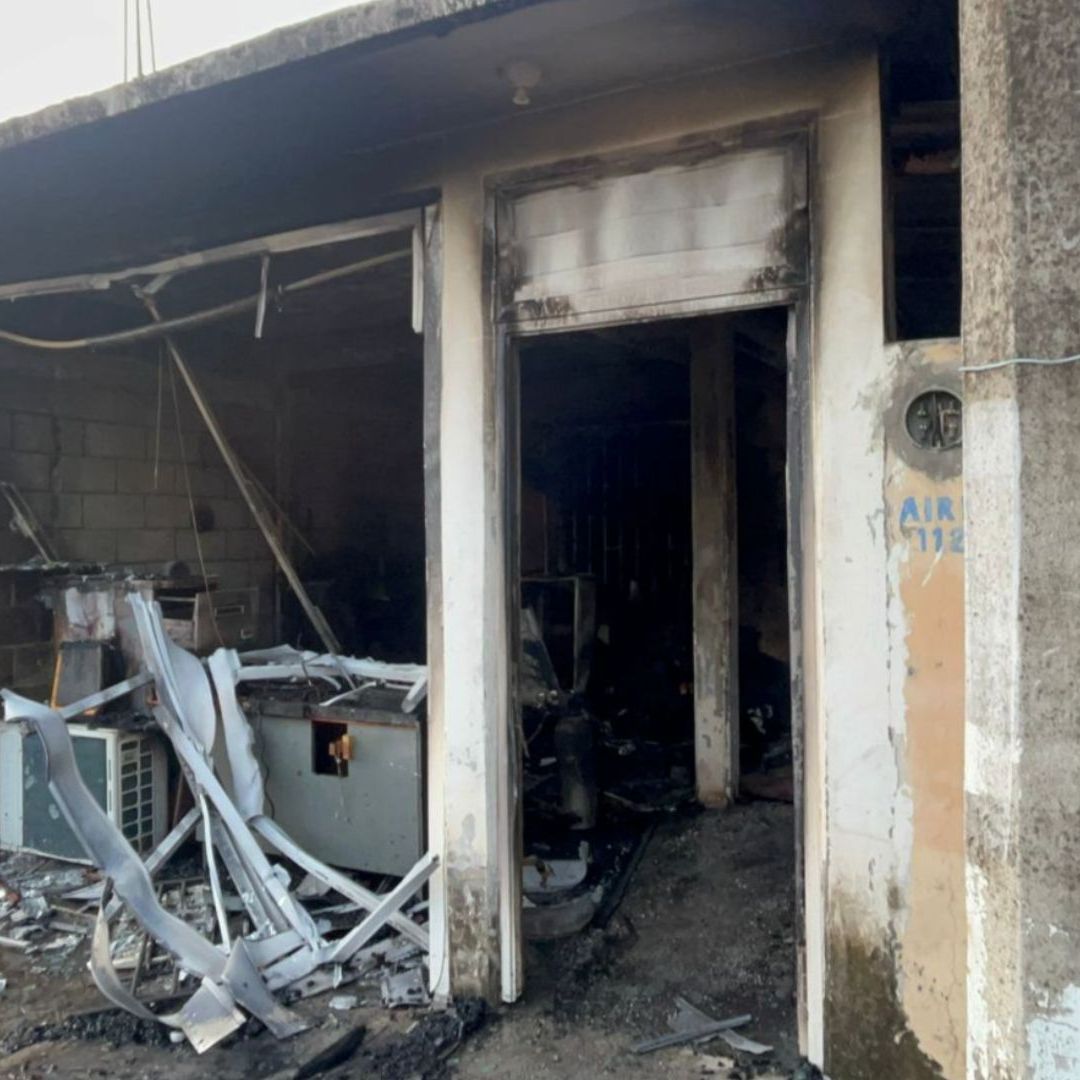 Llamas consumieron vivienda del fraccionamiento Xana en Veracruz. Bomberos controlaron la emergencia
