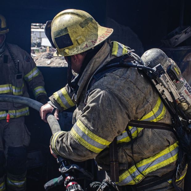 Fuego Consume Viviendas en el Pípila y Colinas de la Presa en Tijuana, BC