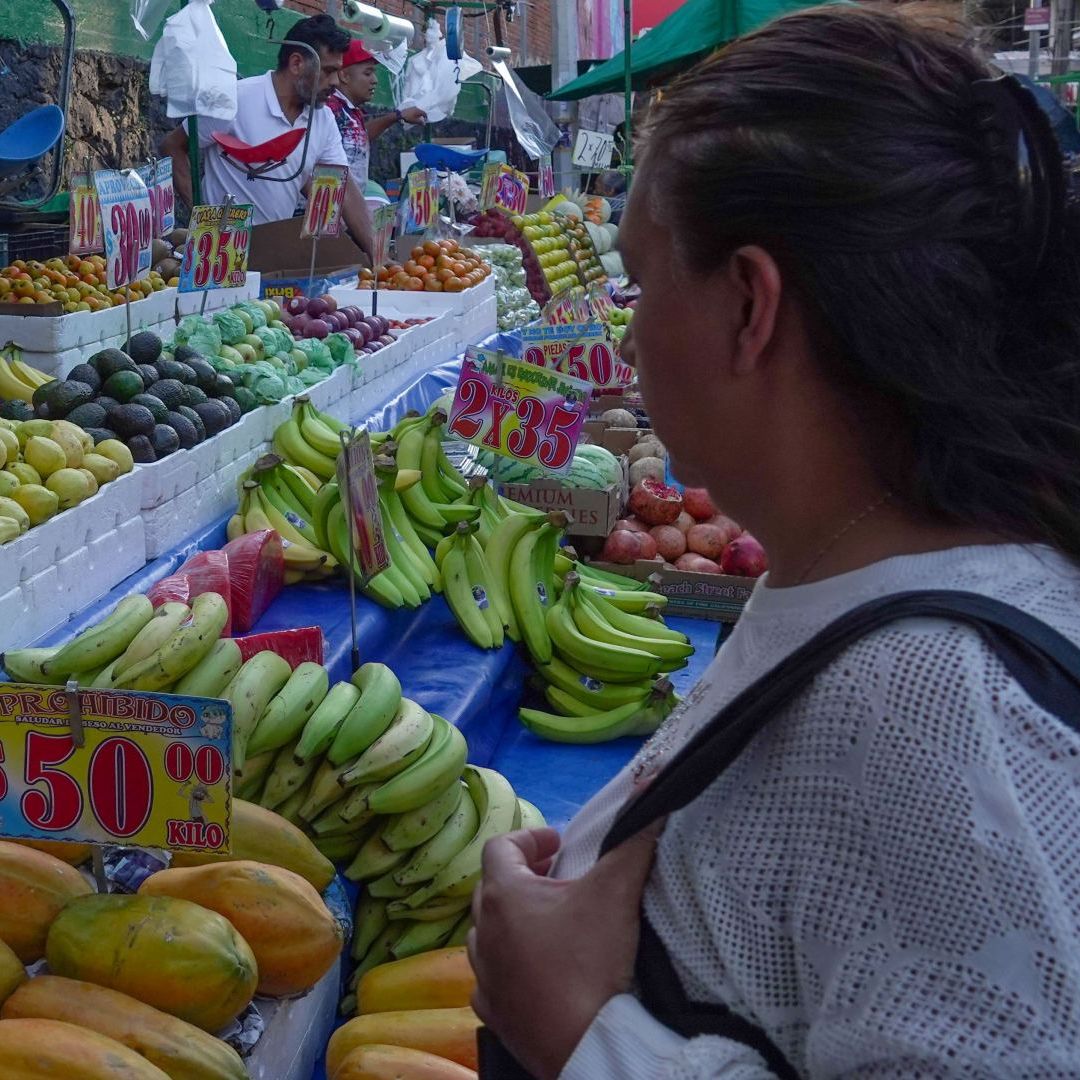 Venta de productos en mercado de la Ciudad de México. Foto: Cuartoscuro | Archivo