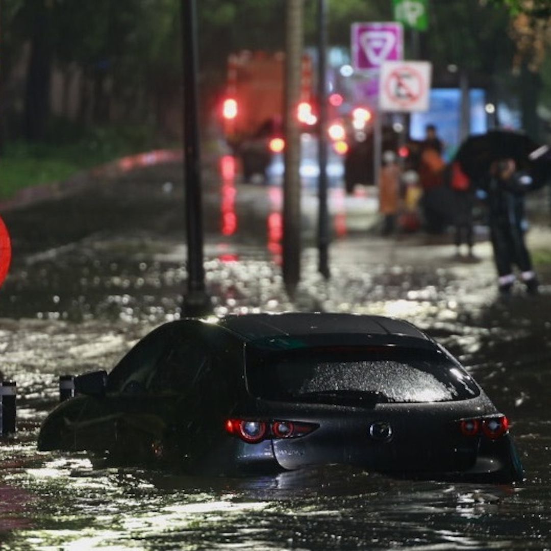 Lluvias paralizan el sur de CDMX; así quedó Periférico Sur y Viaducto Tlalpan