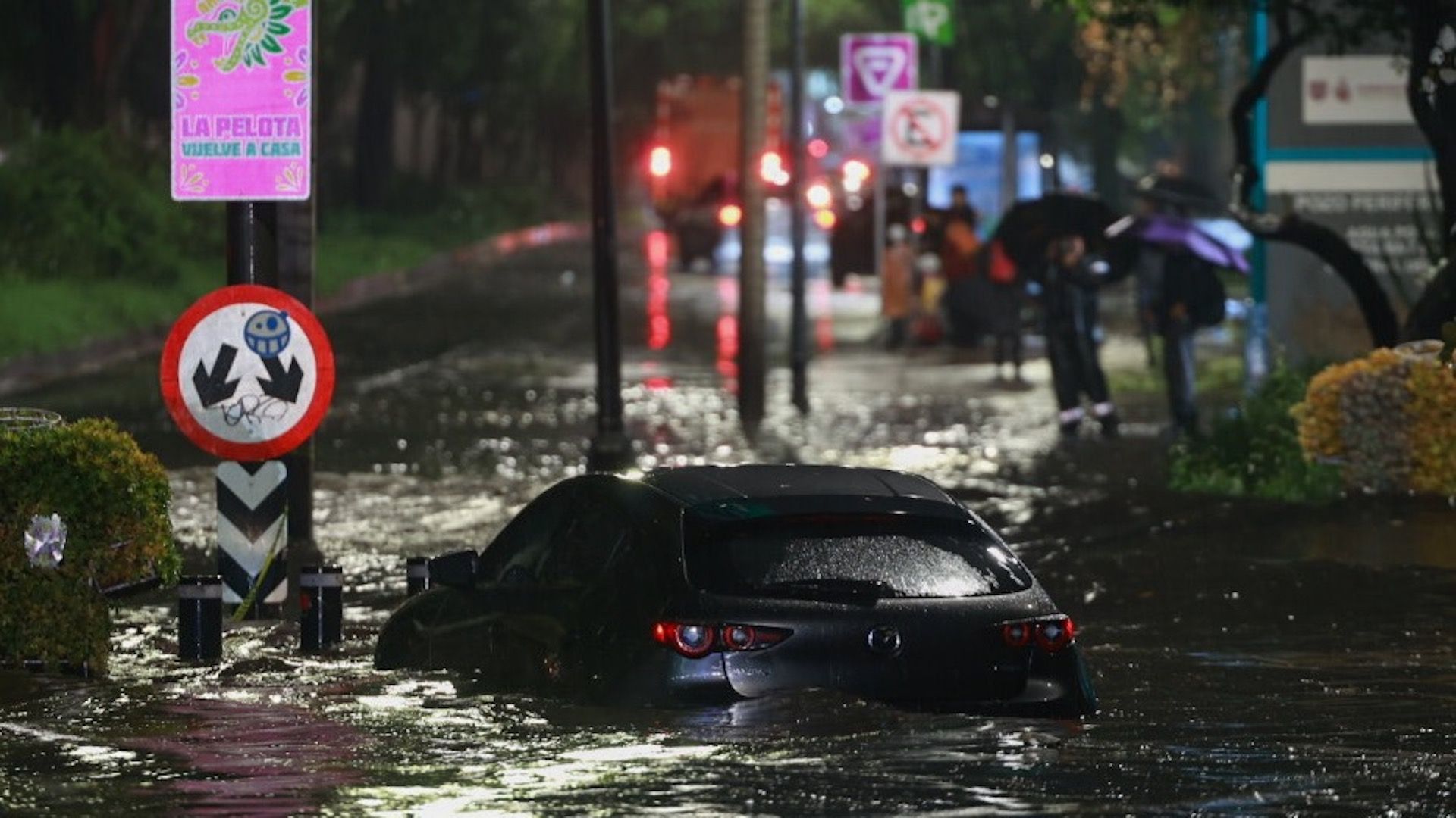 Lluvias paralizan el sur de CDMX; así quedó Periférico Sur y Viaducto Tlalpan