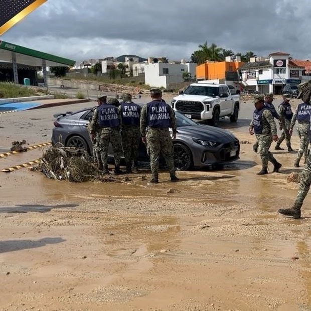 Inundaciones en San José del Cabo tras Varios Día de Lluvias Arrastra Vehículos al Mar