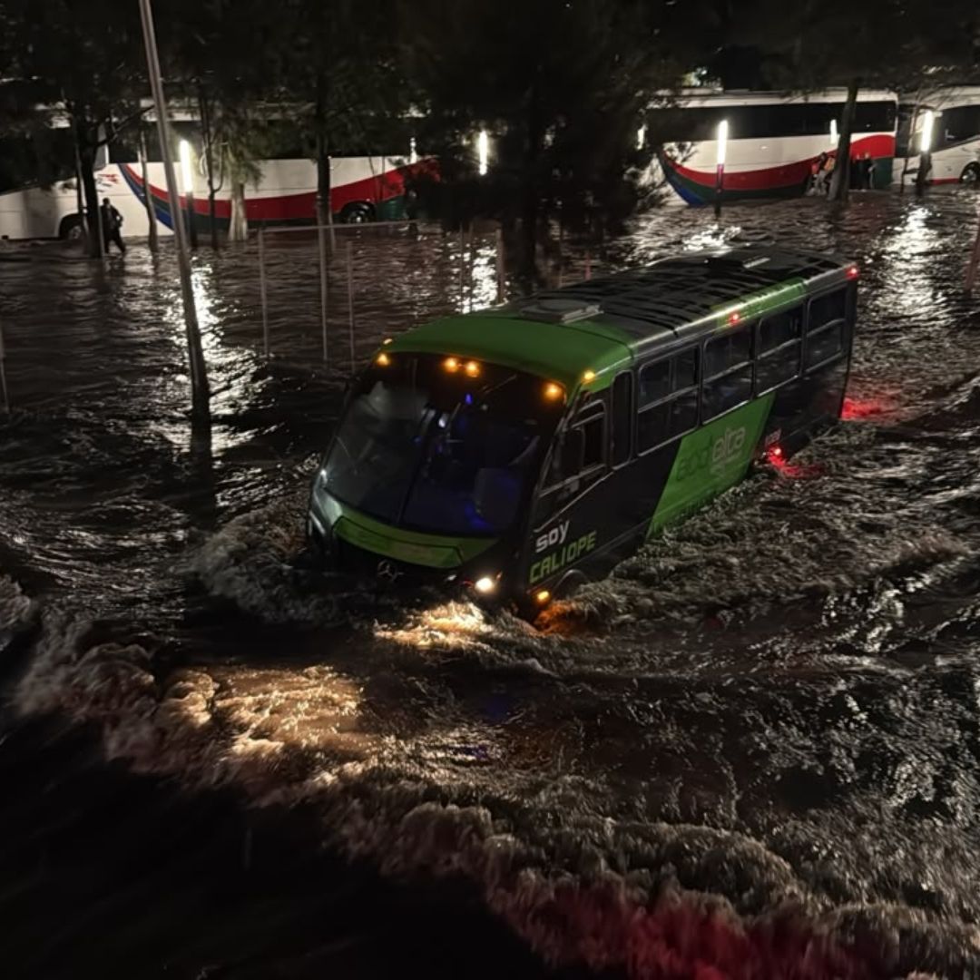 ¿Qué Pasó en la México-Pachuca Hoy? Inundación Deja Caos y Cientos de Personas Varadas
