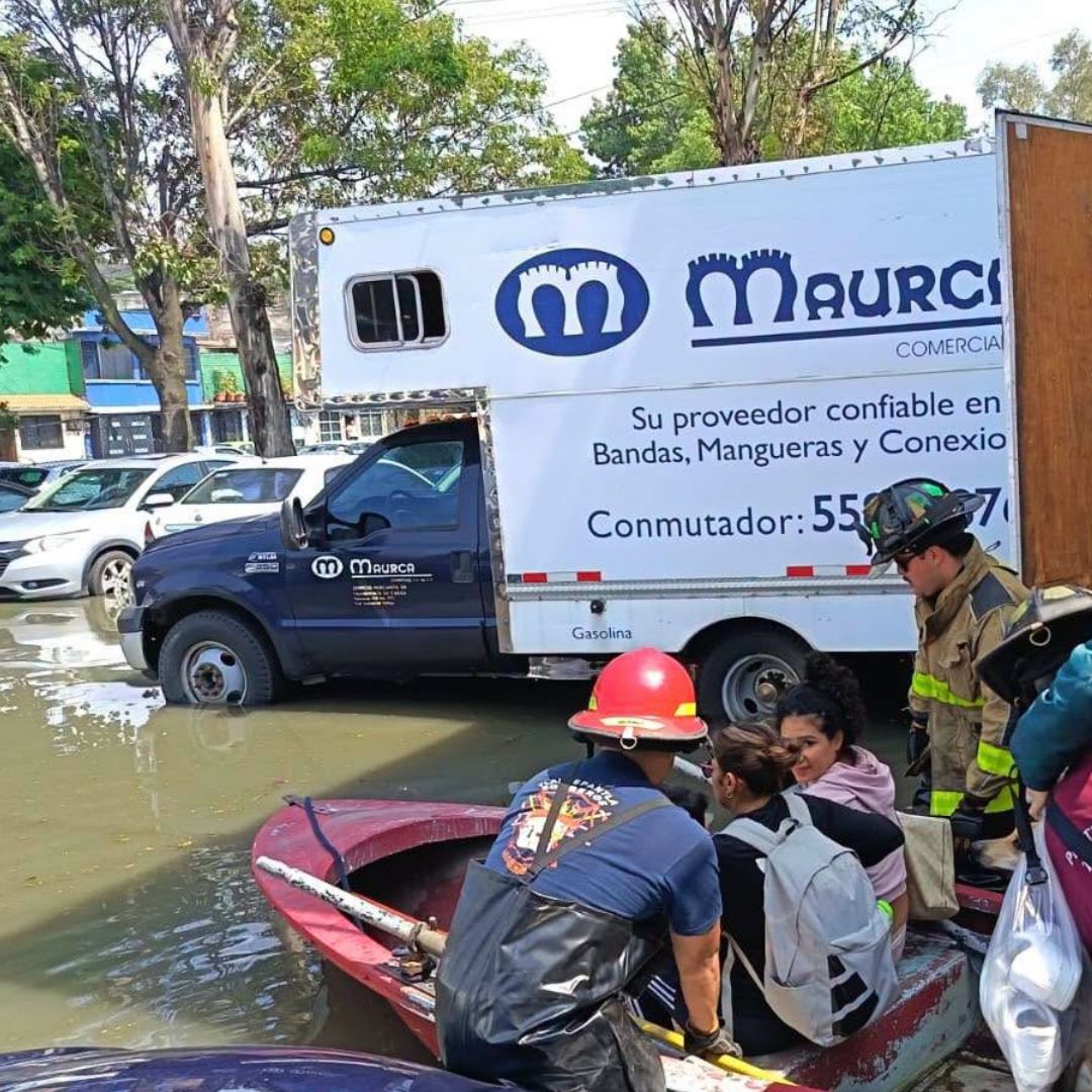 Labores de rescate en Tlalnepantla