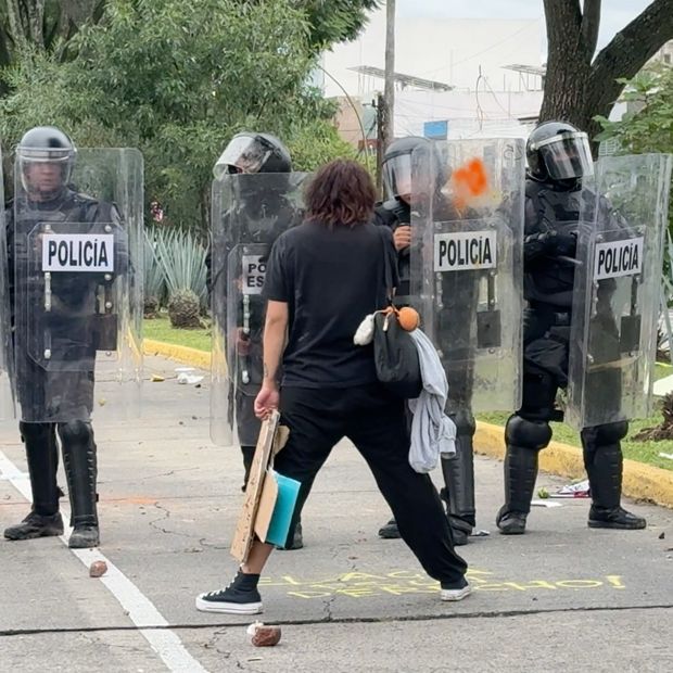 Investigan detenciones en la marcha por el agua