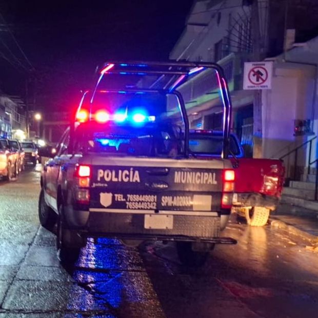 Hombre es asesinado a disparos sujetos irrumpen en vivienda con marro.