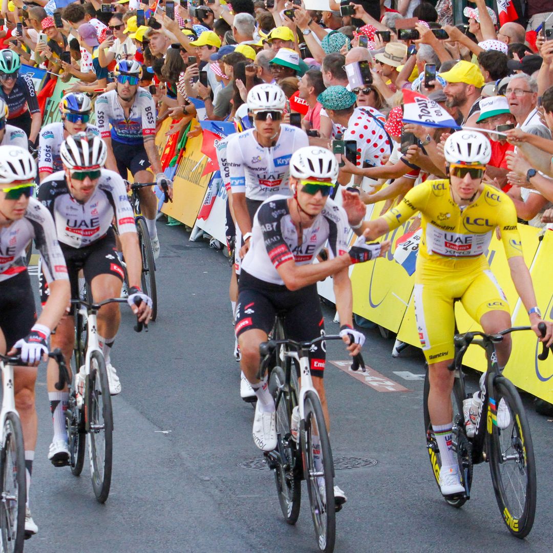Isaac del Toro en la meta de la etapa 17 del Tour de Francia 2026