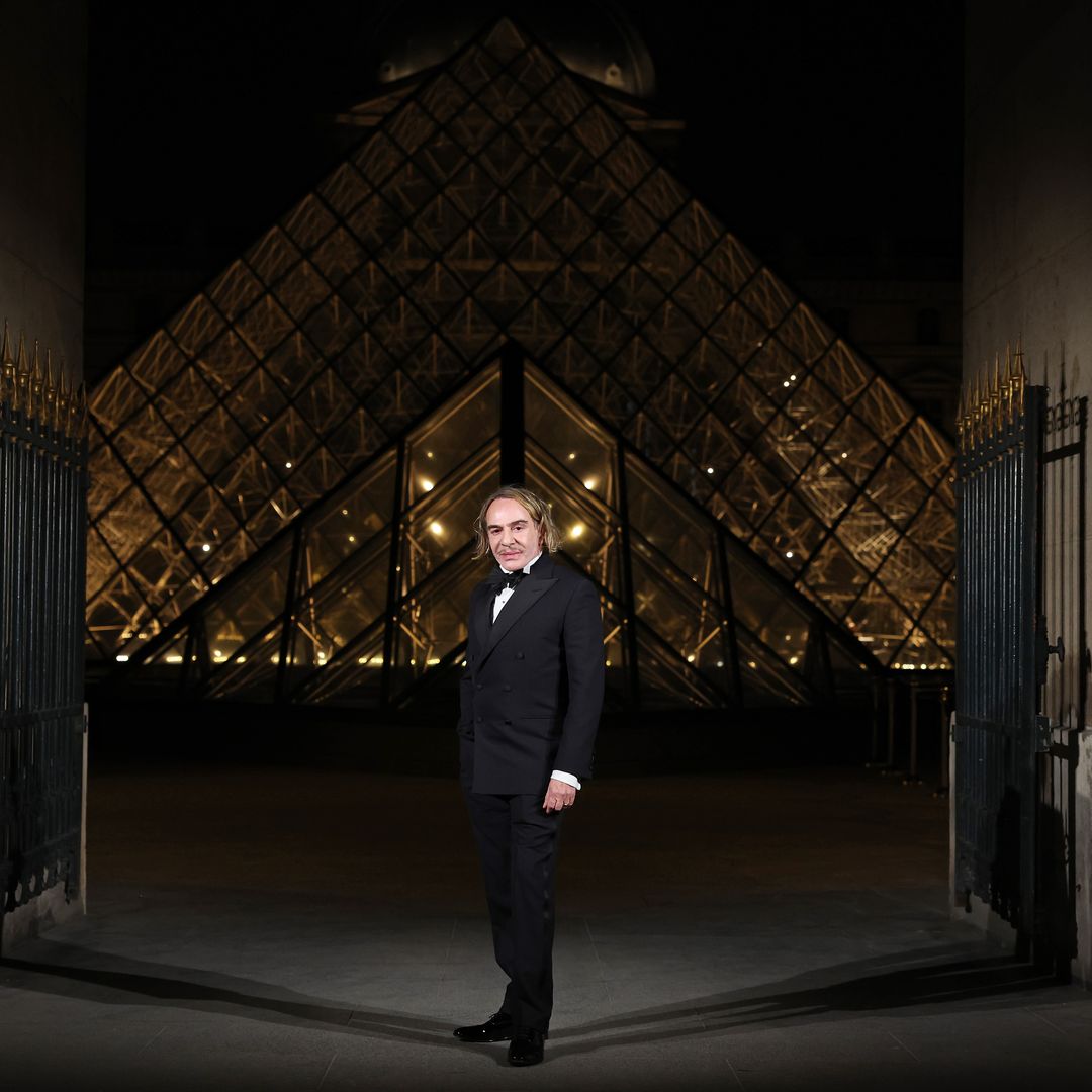 john-galliano-cancela-exposicion-met-comentarios-racistas
