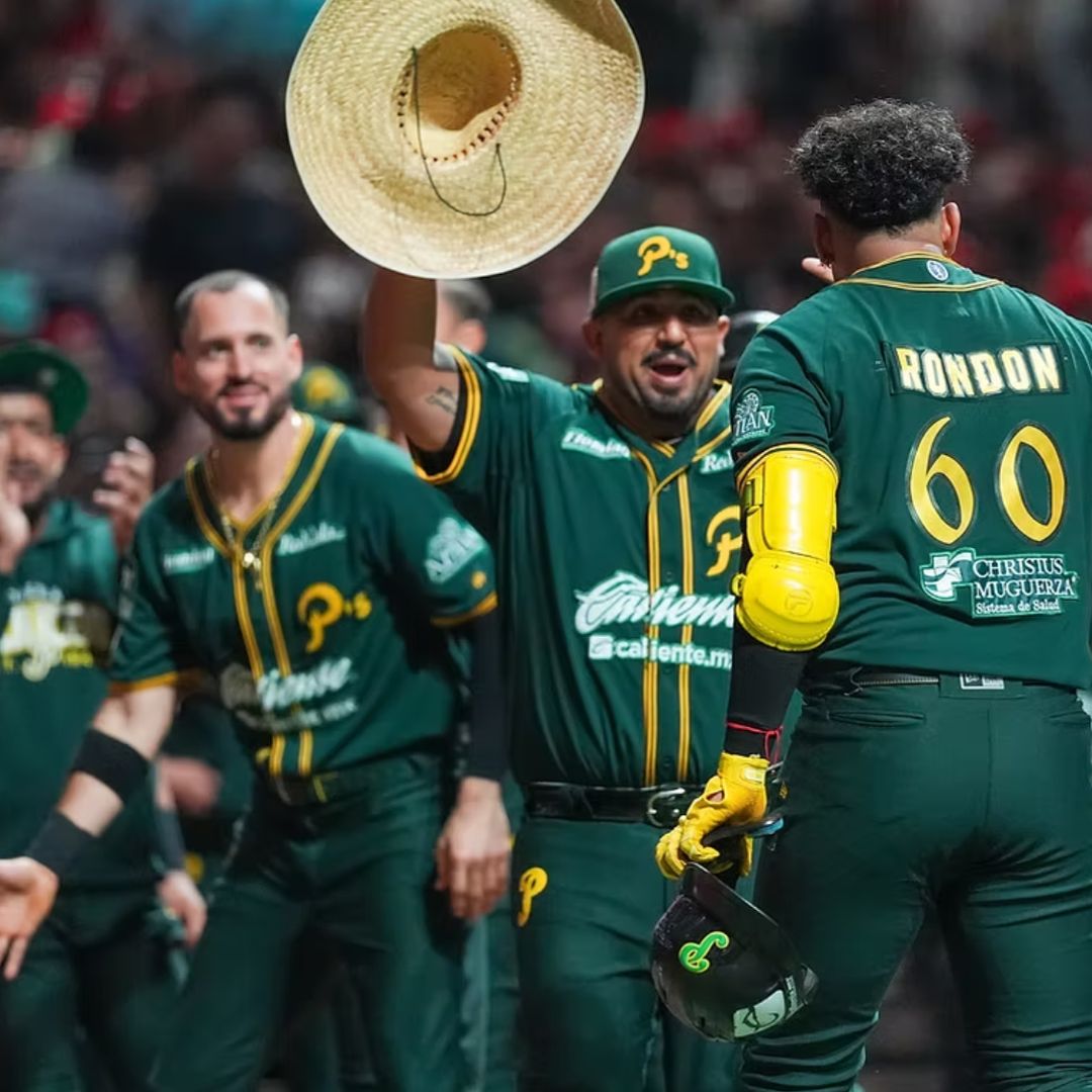 Jugadores de los Pericos de Puebla.