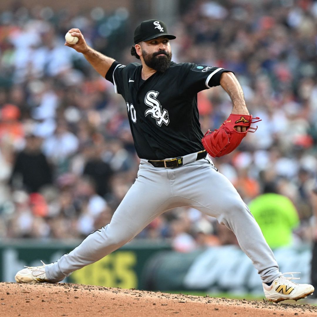 Urquidy, nacido en Mazatlán, lleva 7 temporadas en las Grandes Ligas y ha portado las franelas de los White Sox de Chicago y los Astros de Houston.