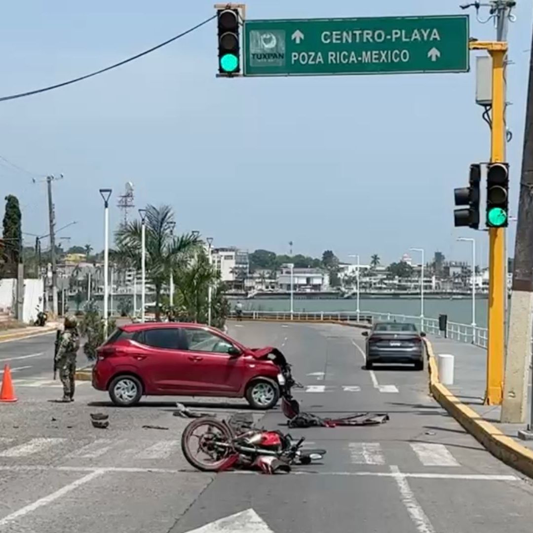 Joven resulta con traumatismo tras choque en el bulevar de Tuxpan