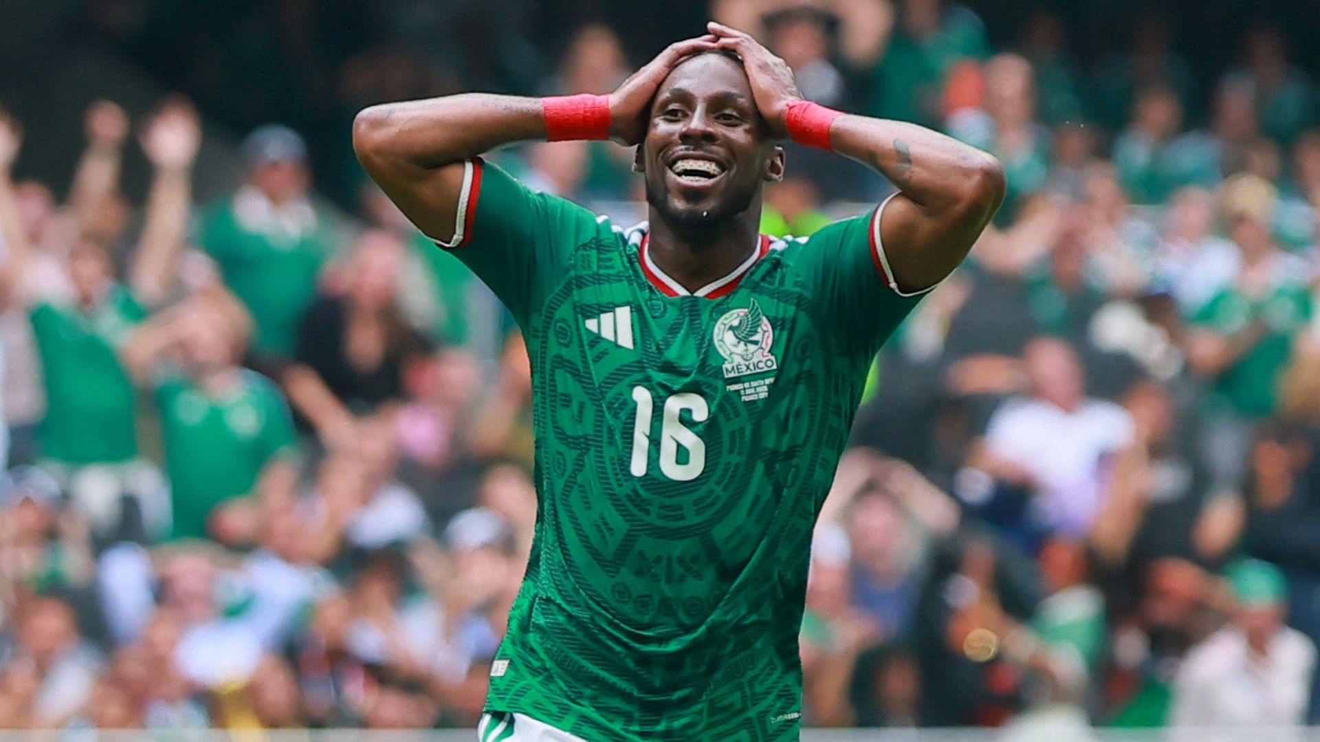 ¿Dónde Nació Julián Quiñones? Esperanza del Ataque de México: Edad y Dónde Juega