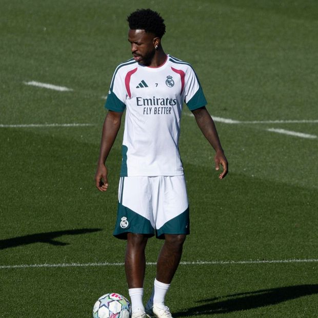 Vinicius Jr durante el entrenamiento del Real Madrid
