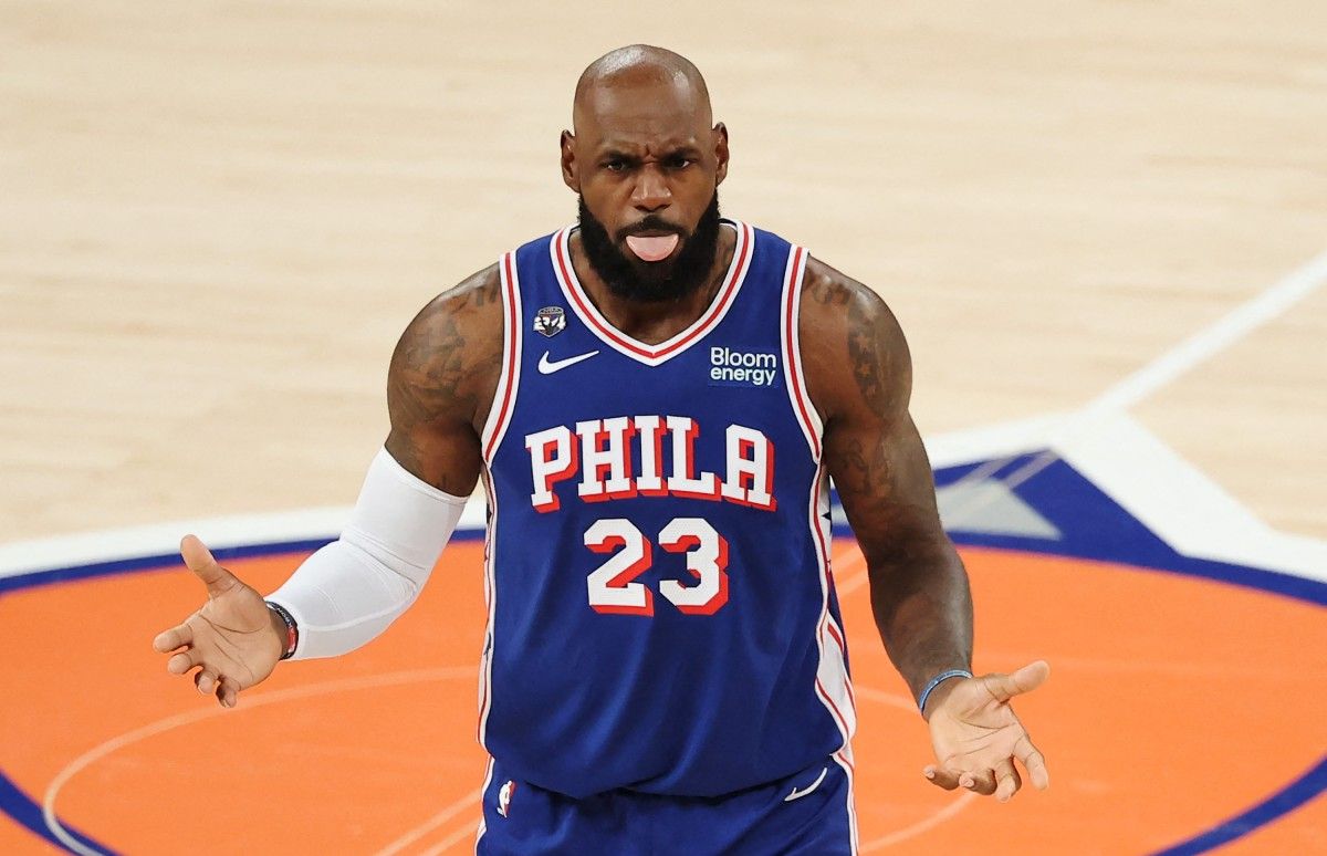 Trump acusa a LeBron James de faltar al respeto al himno nacional de EE.UU.