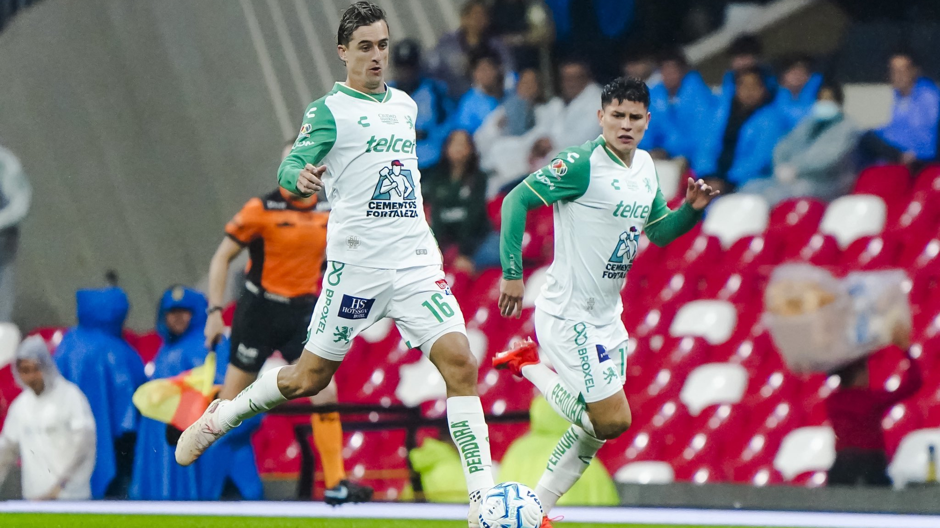 Jugadores del Club León durante un partido