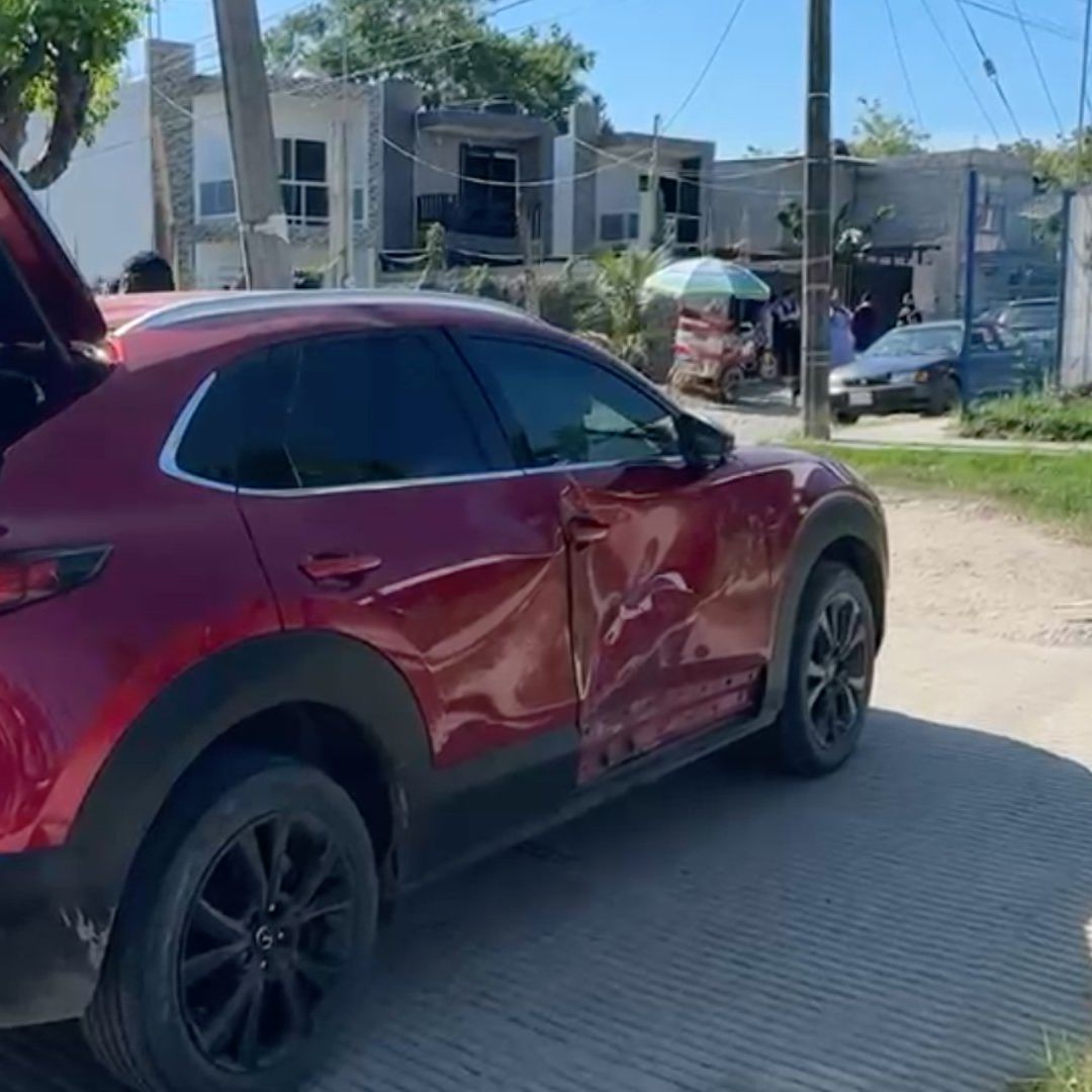 El joven terminó lesionado luego de impactarse contra la camioneta en Tuxpan. Foto: N+
