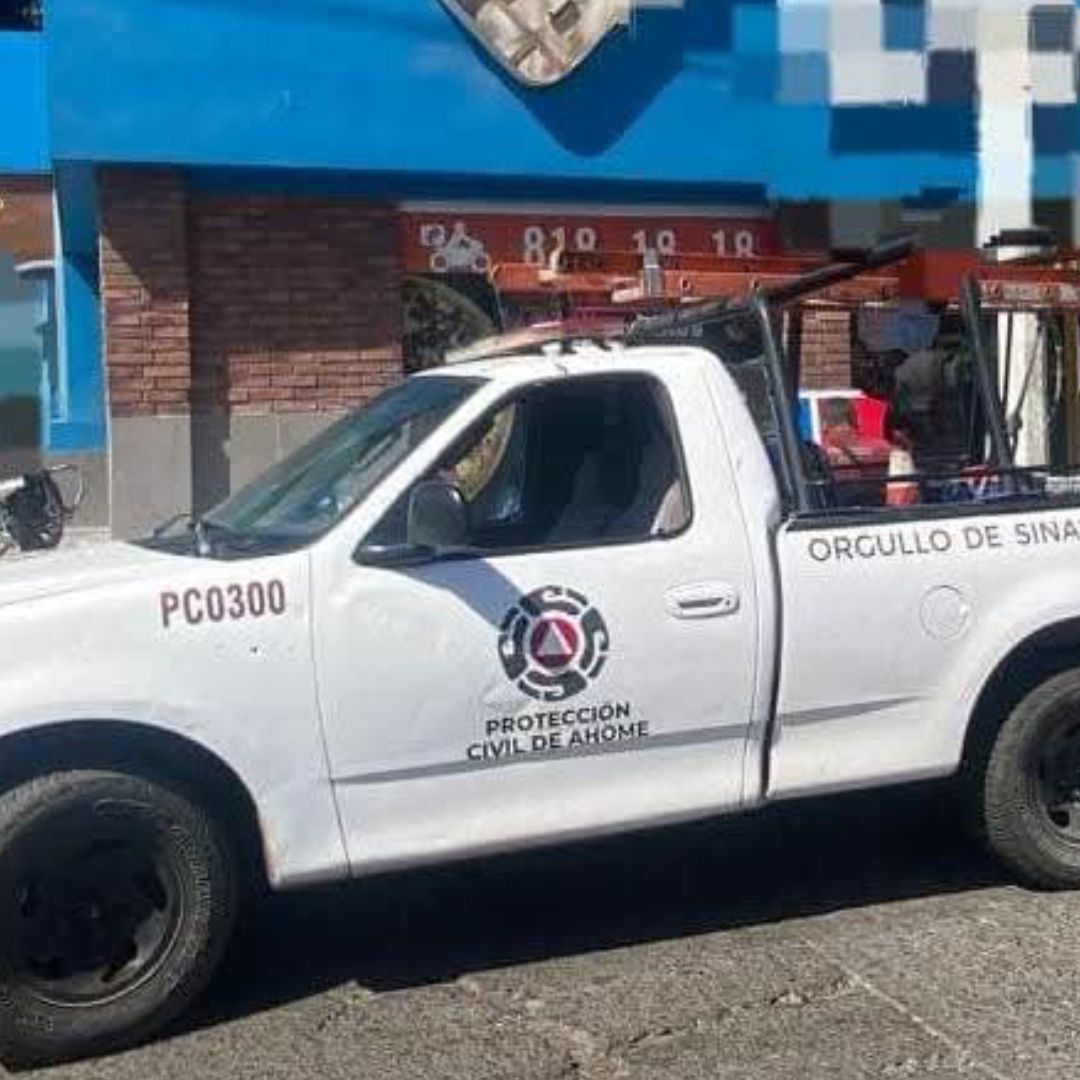 Mujer Lesionada por Caída de Letrero Luminoso Pizzería en Los Mochis Sinaloa