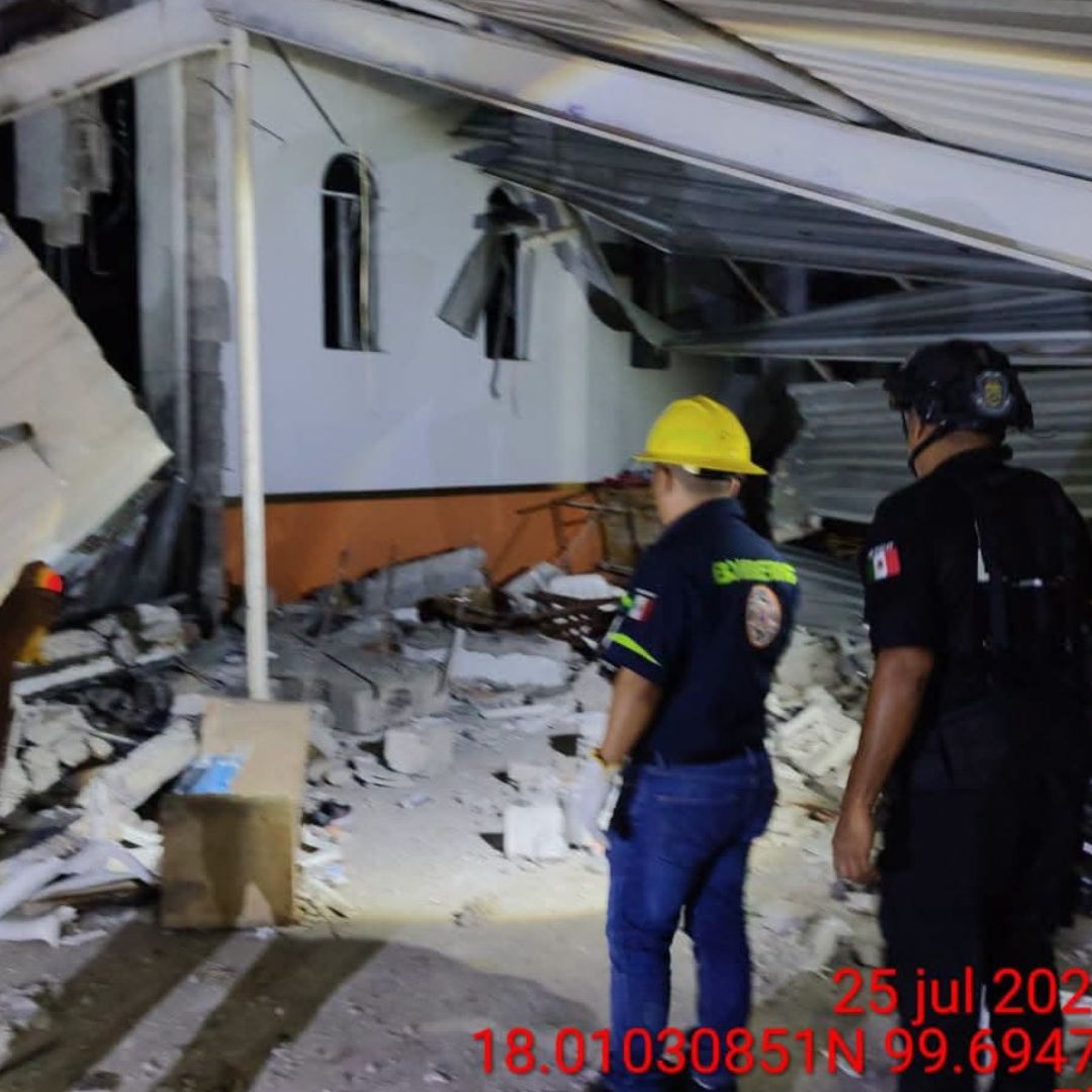 Aspectos de la explosión en la iglesia de Cocula. Foto: Secretaría de Gestión Integral de Riesgos y Protección Civil de Guerrero