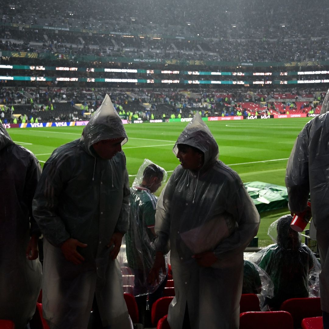 Suspenden partido de México vs Inglaterra. Foto: AFP