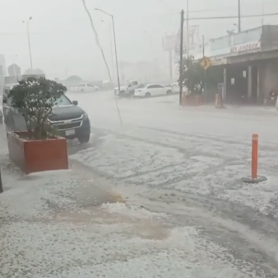 Cae granizo en la zona de Amozoc y la autopista México-Puebla