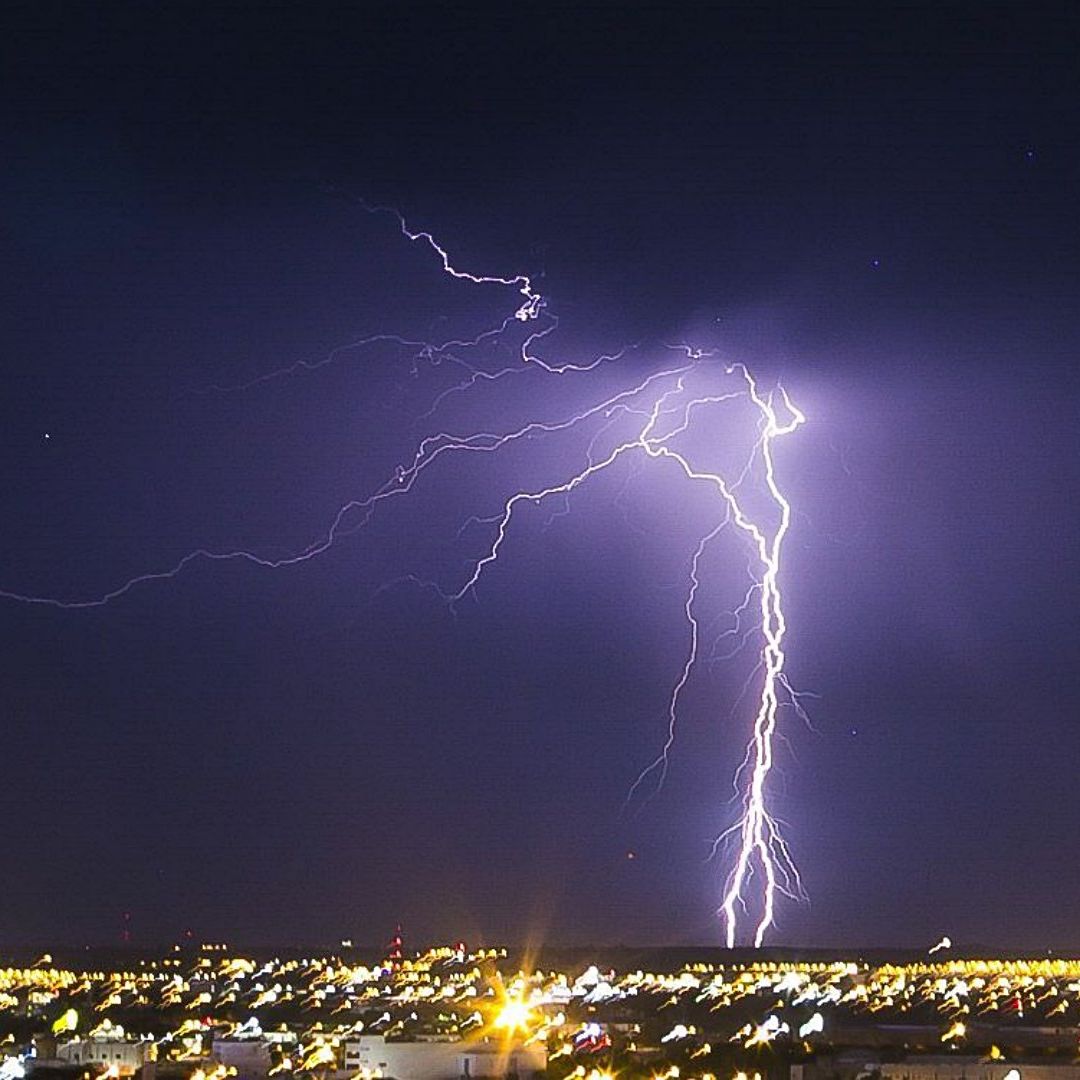 Rayos iluminan el Valle de Culiacán durante tormenta eléctrica en septiembre de 2015.