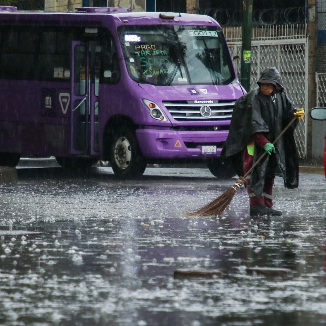 Encharcamientos ocasionados por una lluvia fuerte en la Ciudad de México en julio 2026. Foto: Cuartoscuro | Archivo