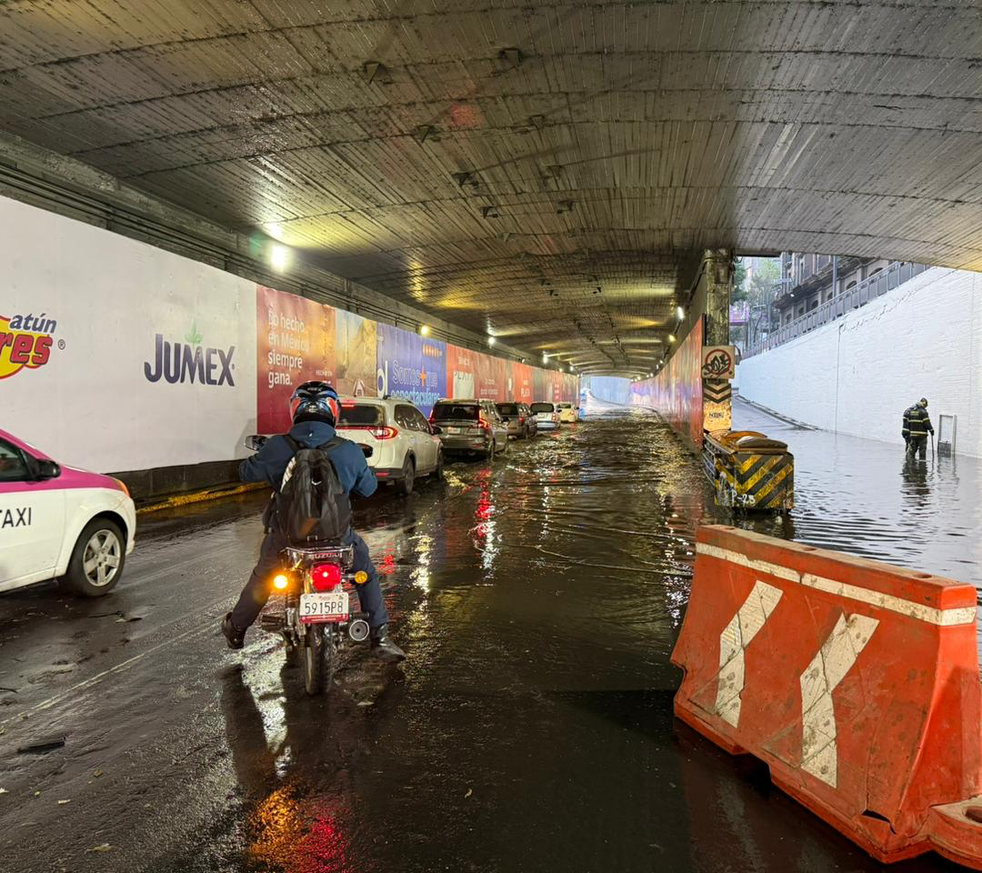 Lluvias en bajopuente de la CDMX el 15 de mayo 2026.