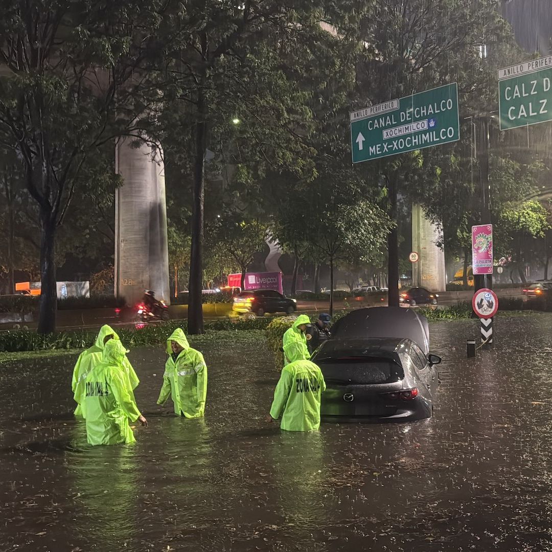 Inundación en Periférico Sur y Viaducto Tlalpan, en Ciudad de México