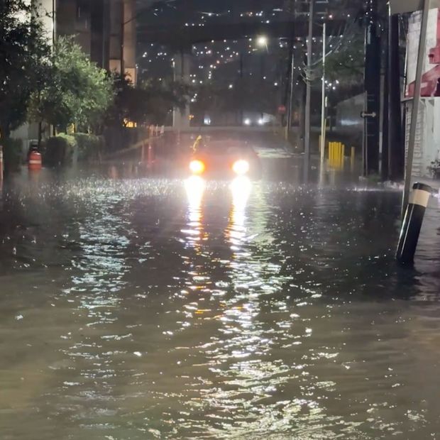 Calles inundadas en Monterrey
