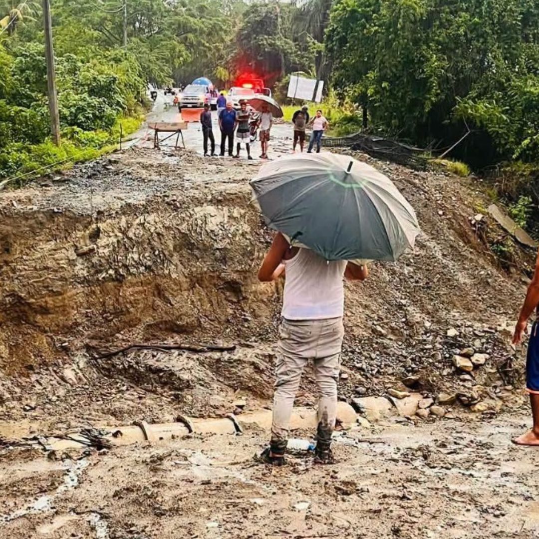 Lluvias Ocasionan Deslave Sobre Carretera de la Zona Norte de Veracruz