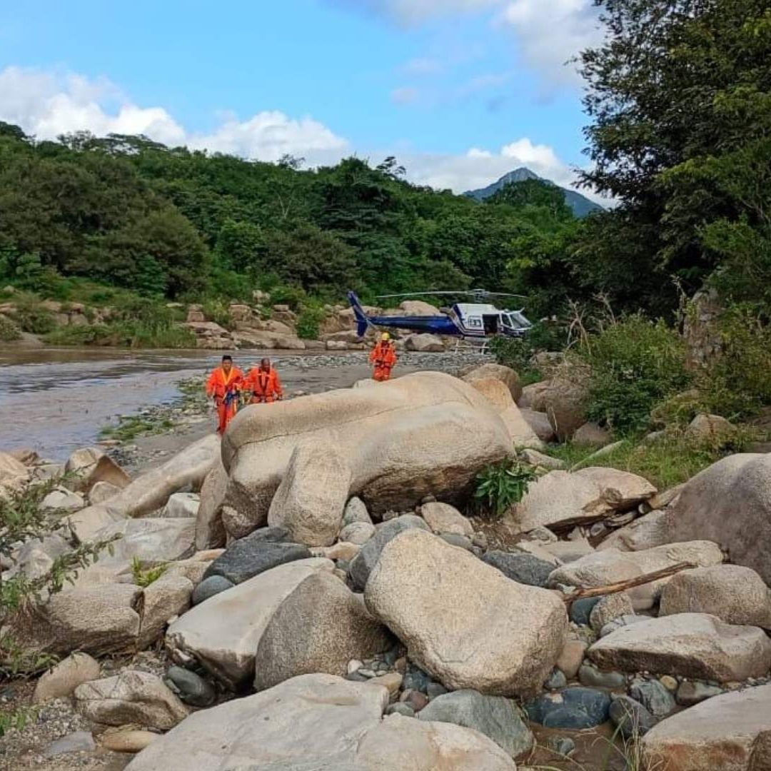 Localizan a la madre de los dos menores que fueron arrastrados por la corriente en Talpa.