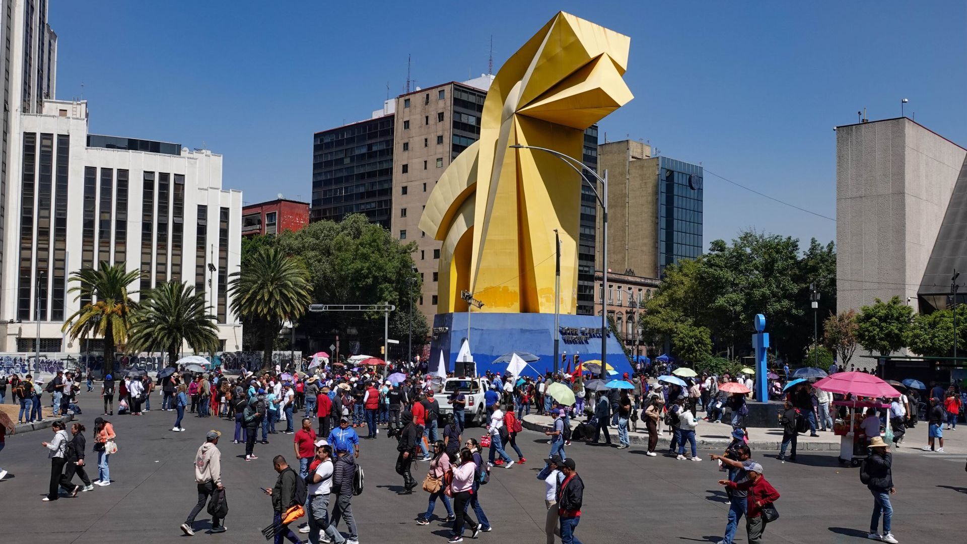 Marcha CDMX Torre del Caballito en Reforma