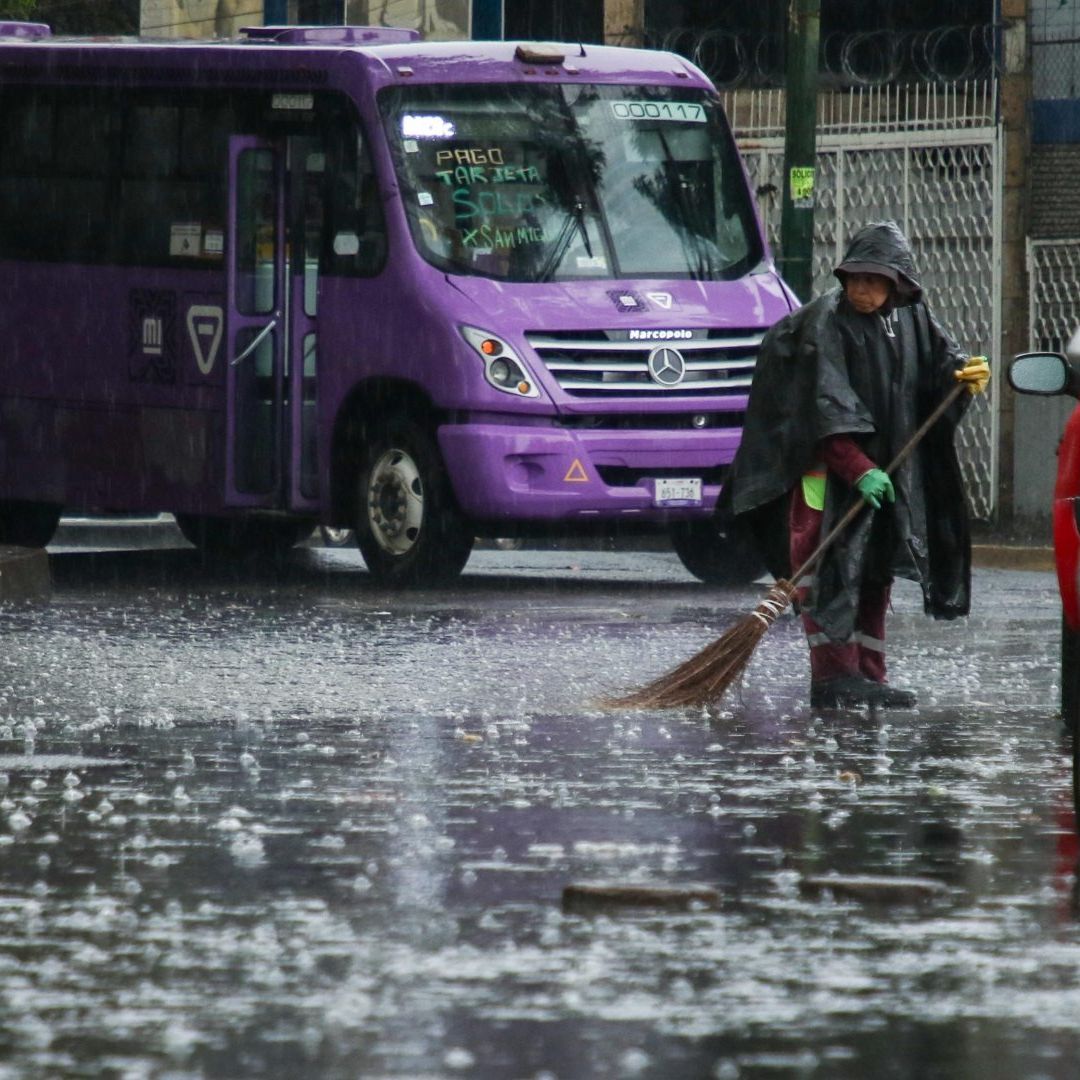 Lluvia fuerte en La Raza, Ciudad de México, el 13 de Julio 2026. Foto: Cuartoscuro | Archivo