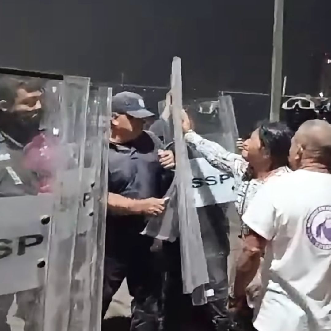 Madres buscadoras se enfrentan a policías estatales en Chiapas
