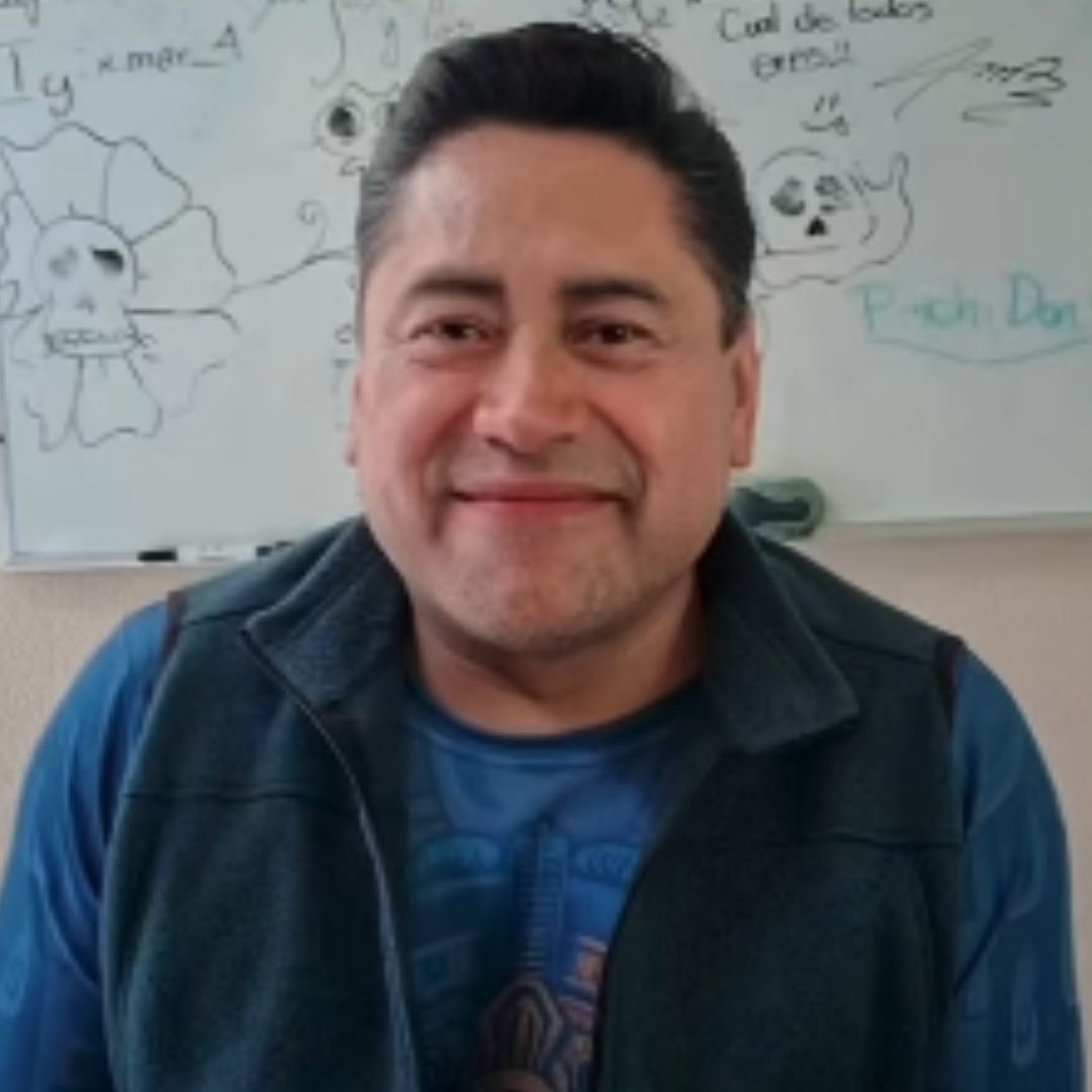 El maestro Alberto Israel fue denunciado por presunto abuso sexual contra una alumna