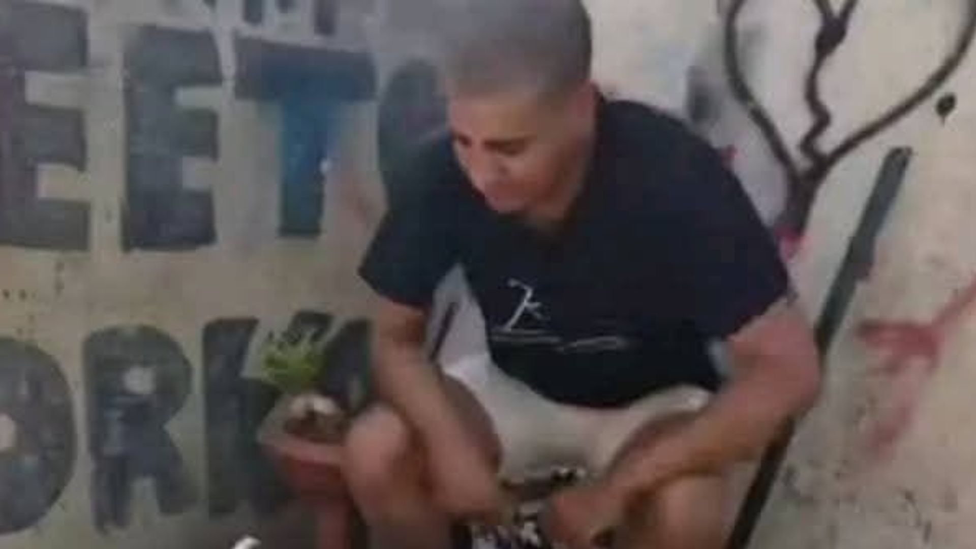 Youtuber se comió a un perro